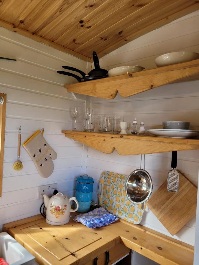 The Shepherds Hut At Forestview Farm Greenisland Exterior foto